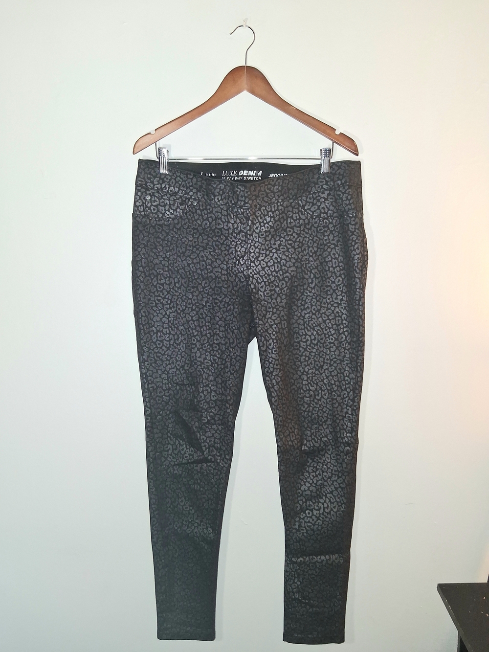 Luxe Black Leopard-Print Leggings